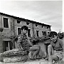 Bambini ad Arquà Petrarca. Aprile 1956. (Oscar Mario Zatta) 2